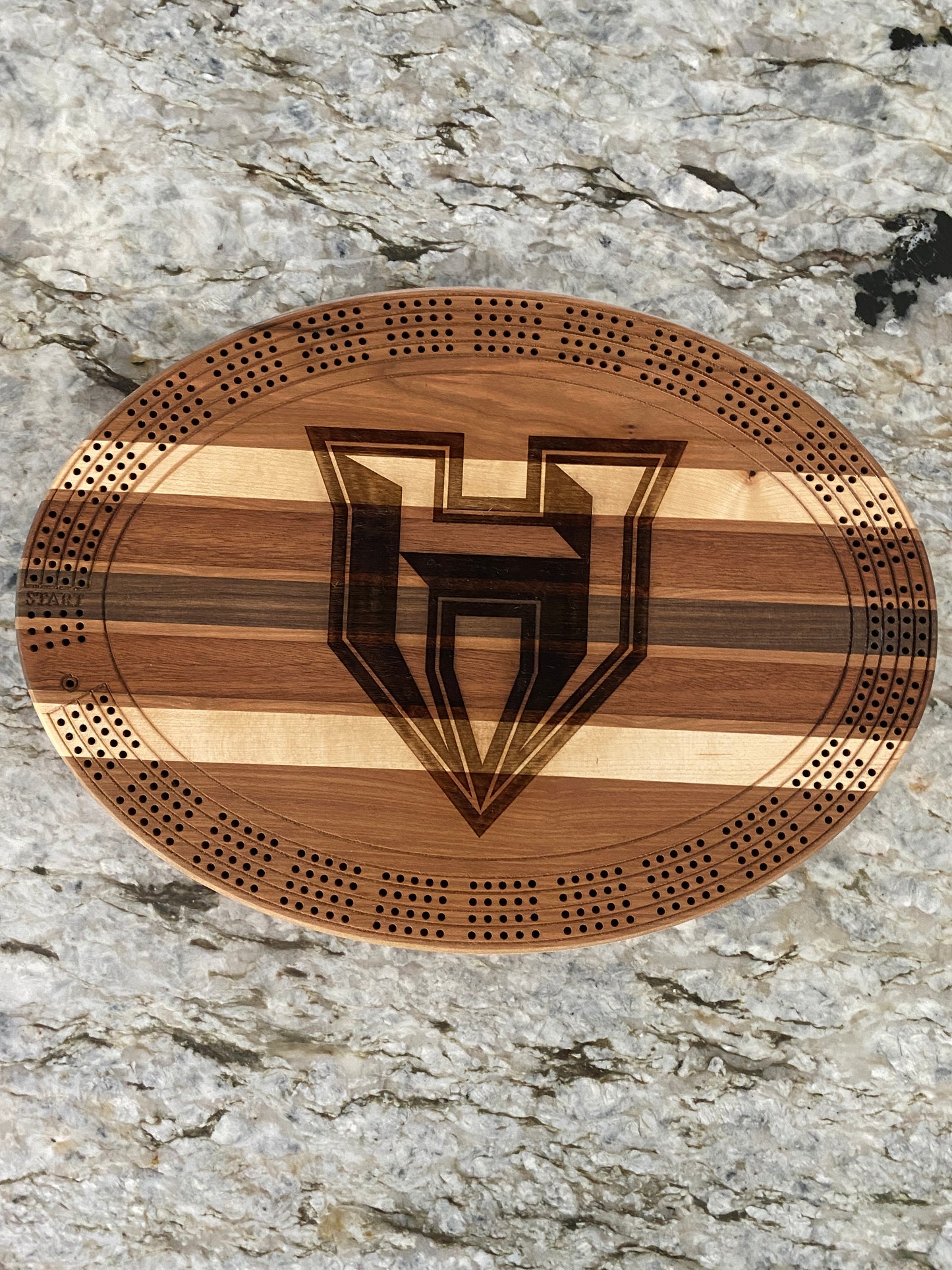 Cribbage board - Cherry and Oak (Customizable) - 4 lane