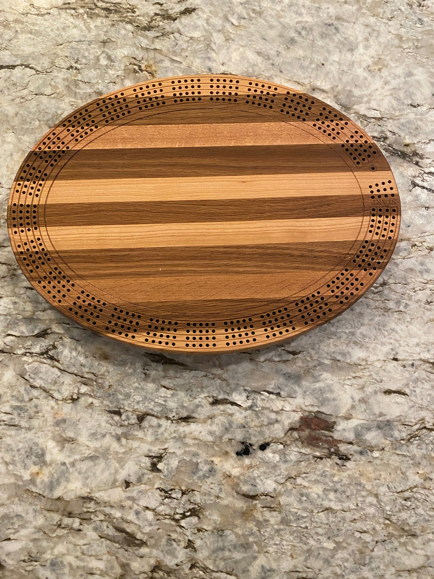 Cribbage board - Cherry and Oak (Customizable) - 4 lane