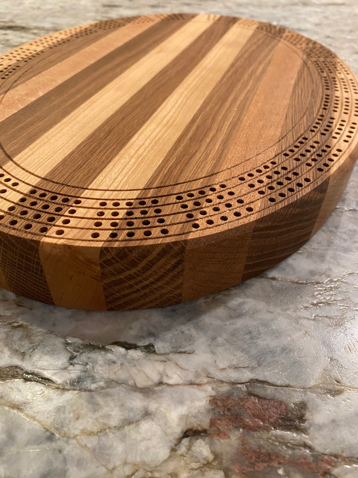 Cribbage board - Cherry and Oak (Customizable) - 4 lane