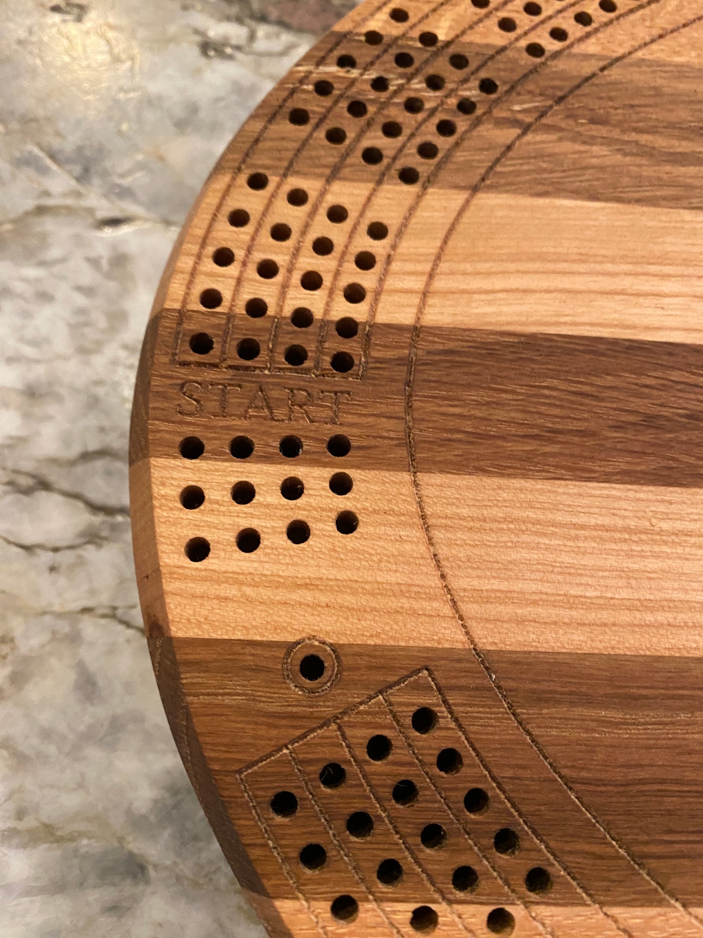 Cribbage board - Cherry and Oak (Customizable) - 4 lane