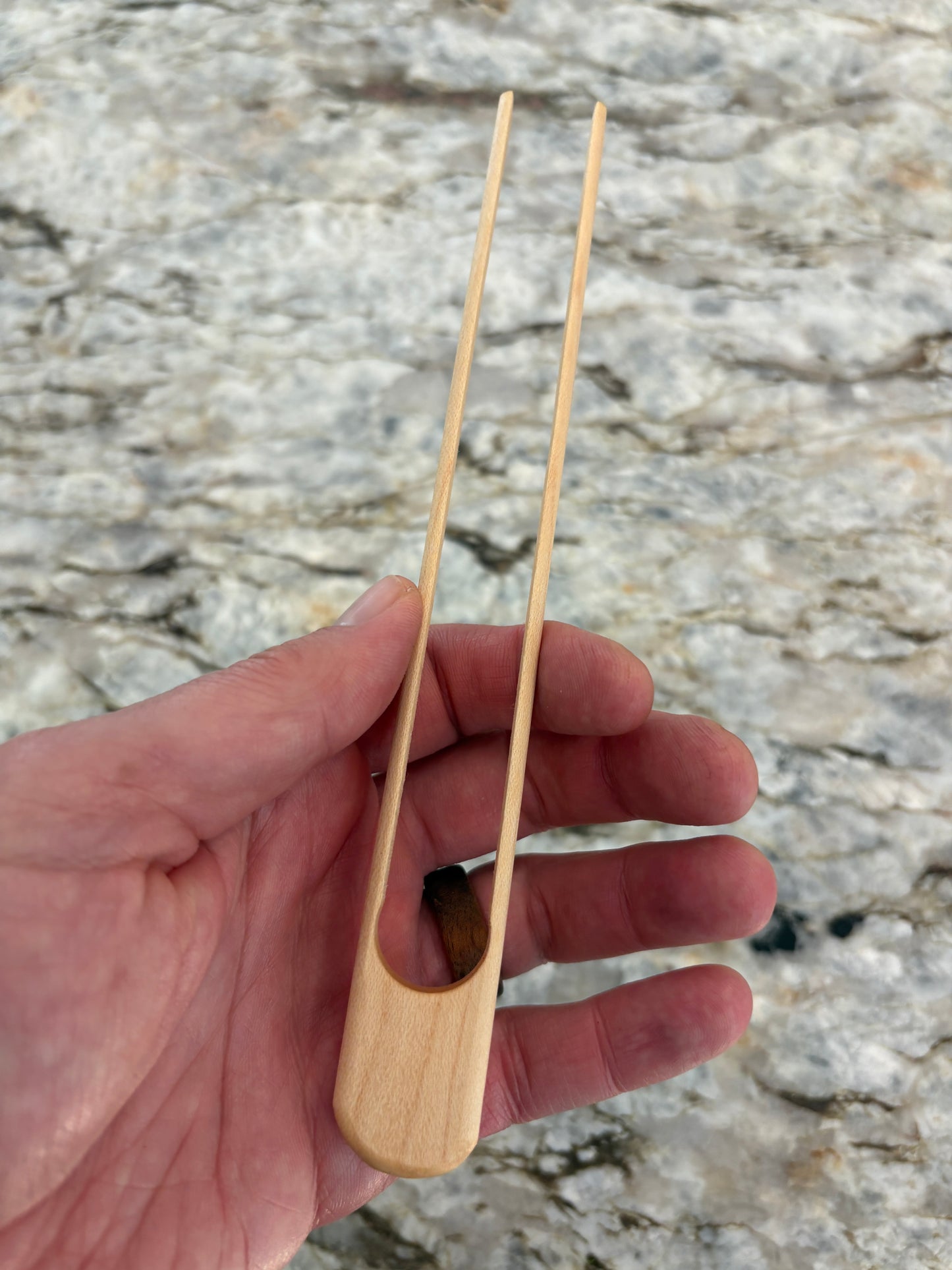 Hardwood toaster tongs