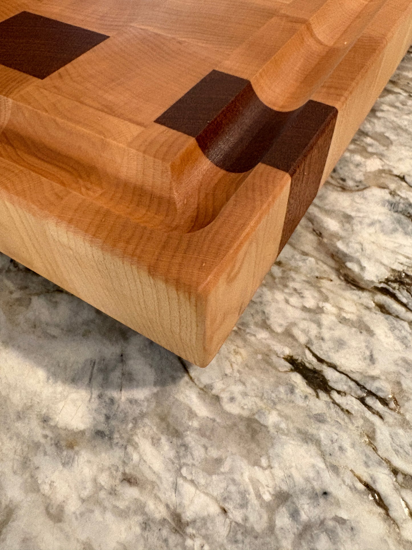 Brisket board with juice groove (Maple and Sapele)