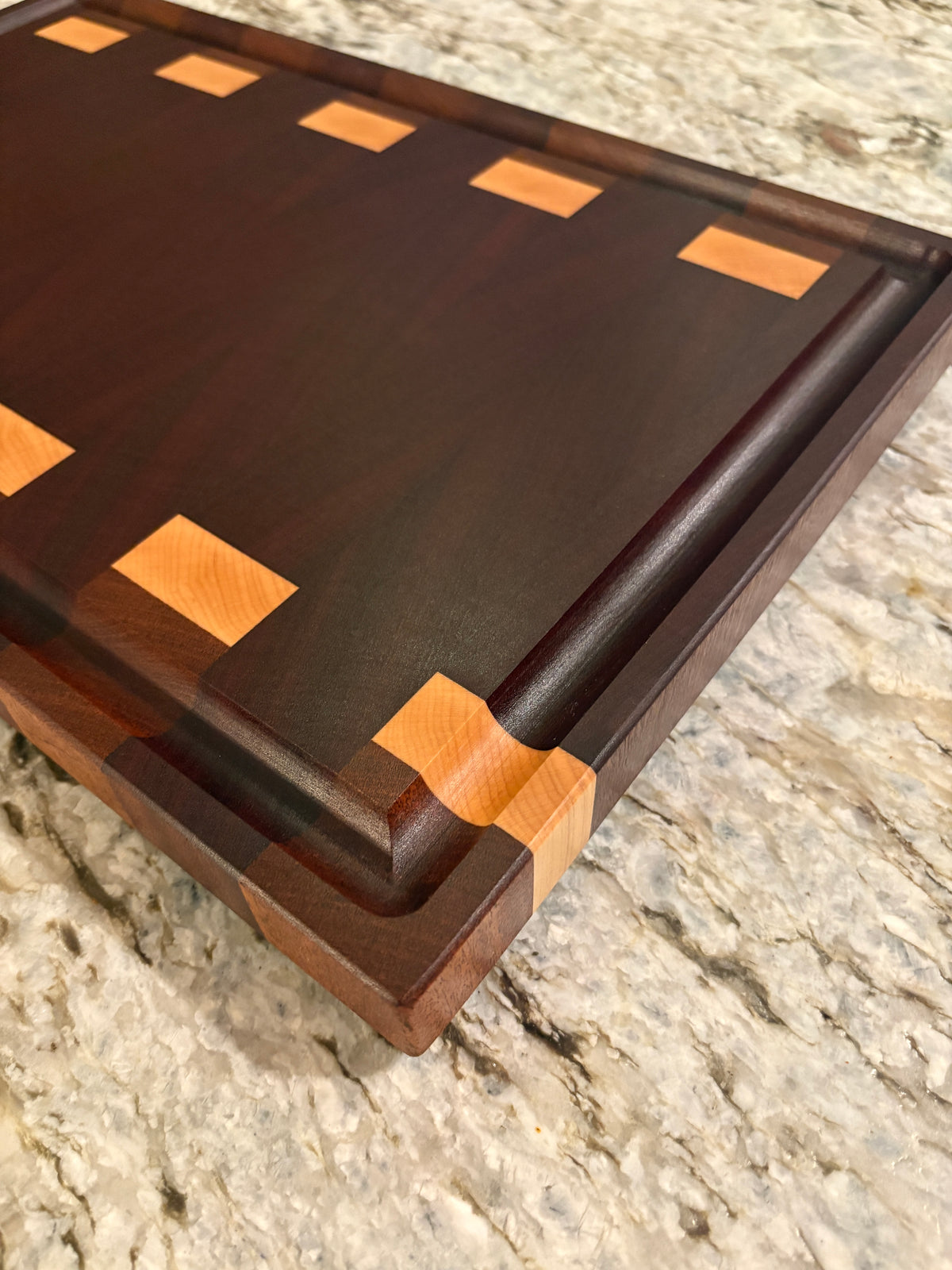 Brisket board with juice groove (Sapele and Maple)