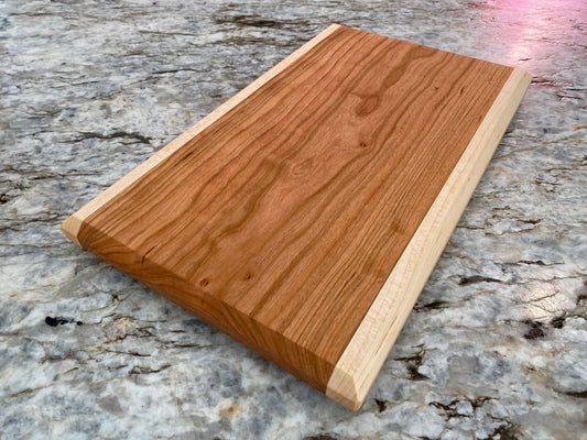 Cutting board - Cherry with maple highlights